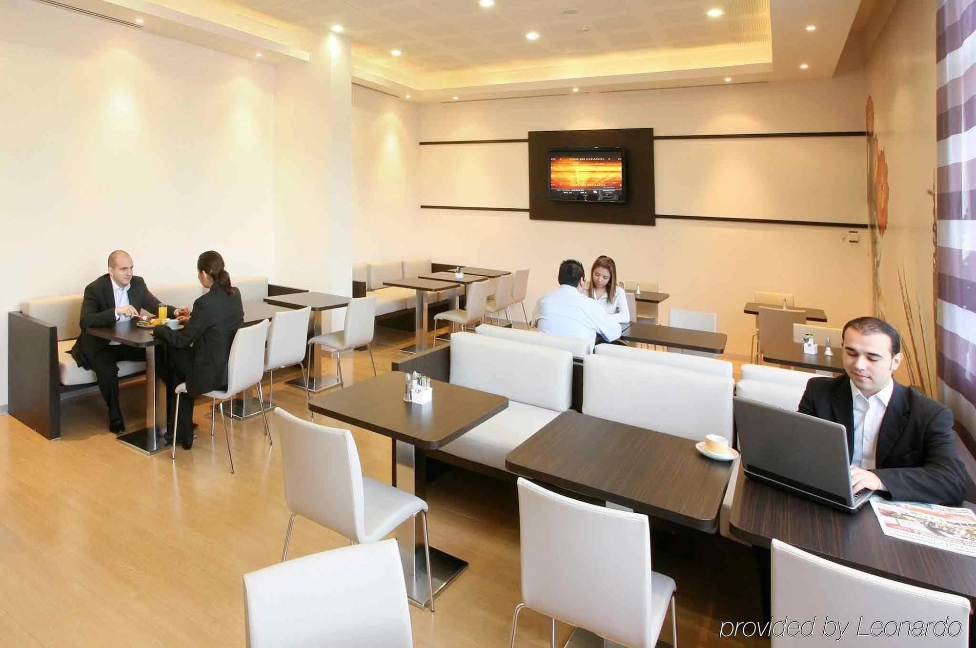 Ibis Monterrey Valle San Pedro Garza Garcia Exterior foto